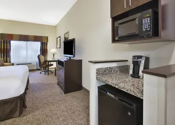 Holiday Inn Express & Suites Wheeling by IHG hotel thumbnail 6