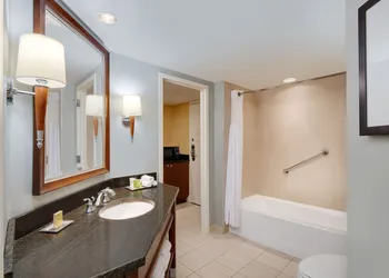 Hilton Stamford Hotel & Executive Meeting Center hotel thumbnail 6