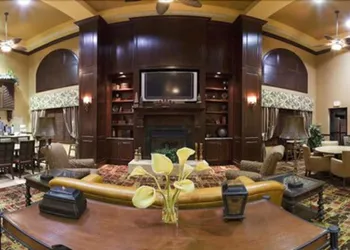 Holiday Inn Express & Suites Bloomington by IHG hotel thumbnail 3