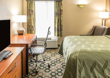 Quality Inn & Suites Columbus West - Hilliard hotel thumbnail 5