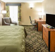 Quality Inn & Suites Columbus West - Hilliard hotel detail image 7