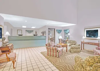 Days Inn by Wyndham Wytheville hotel thumbnail 2