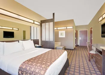 Microtel by Wyndham Perry National Fairground Area I-75 hotel thumbnail 4