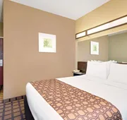 Microtel by Wyndham Perry National Fairground Area I-75 hotel detail image 7