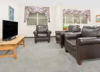 Microtel Inn by Wyndham Broken Bow hotel thumbnail 2