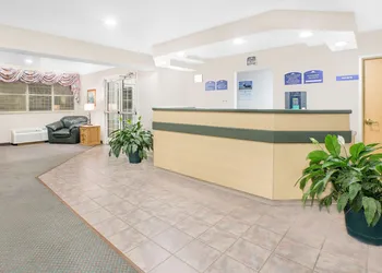 Microtel Inn by Wyndham Broken Bow hotel thumbnail 3
