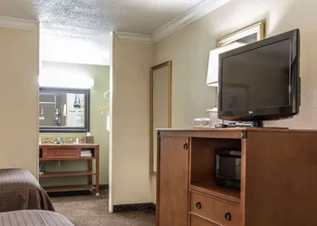 Clarion Inn Morgan City hotel thumbnail 8