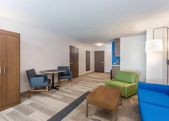 Holiday Inn Express & Suites Eau Claire North by IHG hotel thumbnail 4