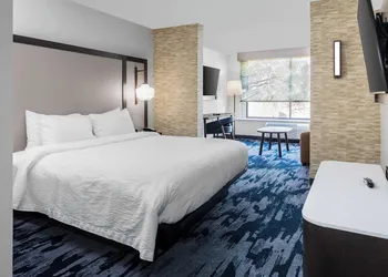 Fairfield Inn & Suites by Marriott Springfield Enfield hotel thumbnail 5