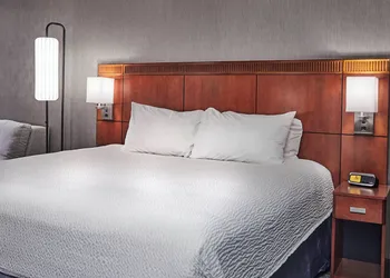 Courtyard by Marriott Medford Airport hotel thumbnail 8