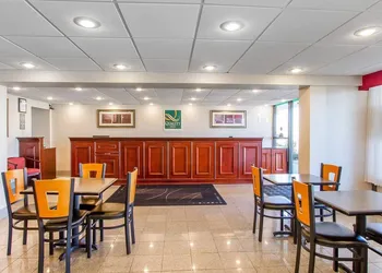 Quality Inn Dyersburg I-155 hotel thumbnail 6
