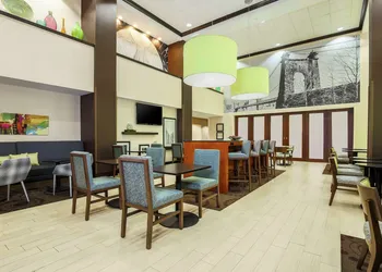 Hampton Inn & Suites Wheeling-The Highlands hotel thumbnail 2