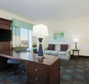 Hampton Inn & Suites Wheeling-The Highlands hotel detail image 4