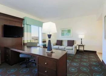 Hampton Inn & Suites Wheeling-The Highlands hotel thumbnail 4