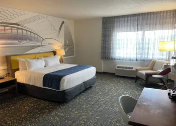 St. Louis Airport Hotel hotel thumbnail 2