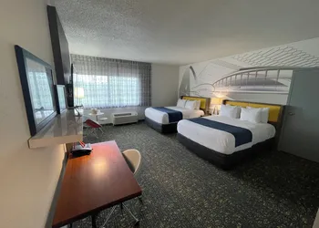 St. Louis Airport Hotel hotel thumbnail 4