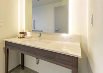St. Louis Airport Hotel hotel thumbnail 7