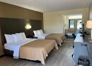 Rodeway Inn Walterboro I-95 hotel thumbnail 2
