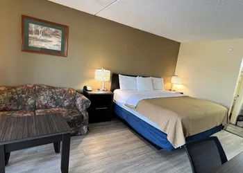 Rodeway Inn Walterboro I-95 hotel thumbnail 8