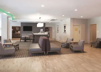 La Quinta Inn & Suites by Wyndham Williamsburg Historic Area hotel thumbnail 3
