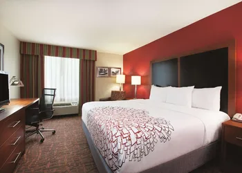 La Quinta Inn & Suites by Wyndham Williamsburg Historic Area hotel thumbnail 5