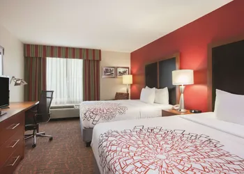 La Quinta Inn & Suites by Wyndham Williamsburg Historic Area hotel thumbnail 6