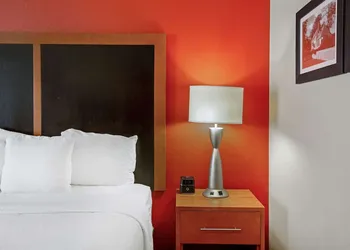 La Quinta Inn & Suites by Wyndham Williamsburg Historic Area hotel thumbnail 8