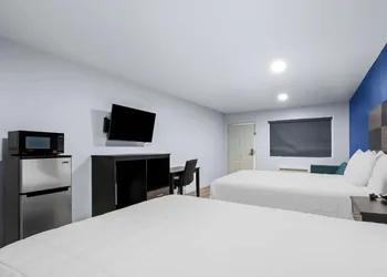 Americas Best Value Inn Gonzales hotel thumbnail 7