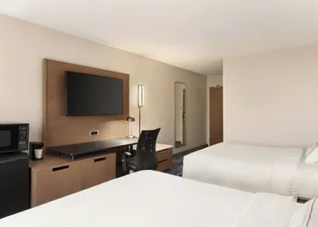 Fairfield Inn and Suites by Marriott Wheeling St Clairsville hotel thumbnail 4