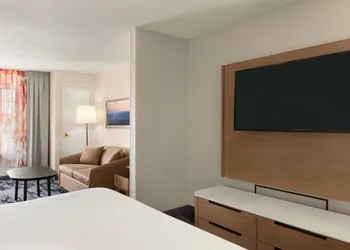 Fairfield Inn and Suites by Marriott Wheeling St Clairsville hotel thumbnail 6