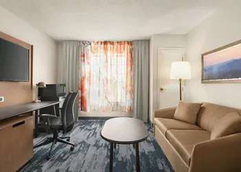 Fairfield Inn and Suites by Marriott Wheeling St Clairsville hotel thumbnail 8