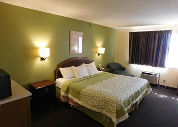 Days Inn by Wyndham Lexington NE hotel thumbnail 8