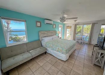 Pearl Beach Inn hotel thumbnail 2