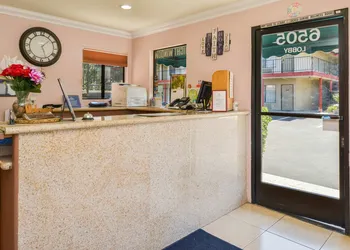 Atascadero Inn hotel thumbnail 2