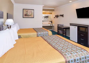 Atascadero Inn hotel thumbnail 4
