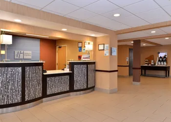 Comfort Inn & Suites Sharonville - Cincinnati North hotel thumbnail 2