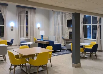 Comfort Inn & Suites Sharonville - Cincinnati North hotel thumbnail 4