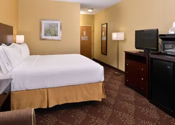 Comfort Inn & Suites Sharonville - Cincinnati North hotel thumbnail 7