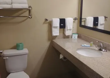 Cobblestone Hotel & Suites – Broken Bow hotel thumbnail 2