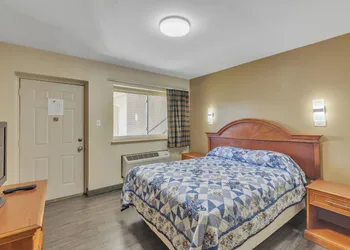 Viking Motel hotel thumbnail 2