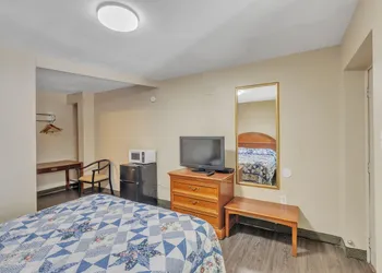 Viking Motel hotel thumbnail 4