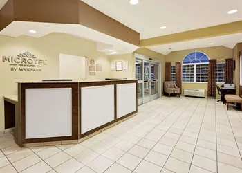 Microtel Inn & Suites by Wyndham Prairie du Chien hotel thumbnail 2