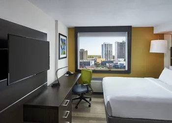 Holiday Inn Express Windsor Waterfront by IHG hotel thumbnail 7