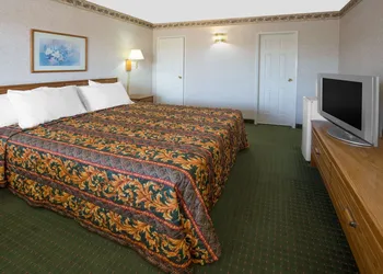 Days Inn by Wyndham Oroville hotel thumbnail 6