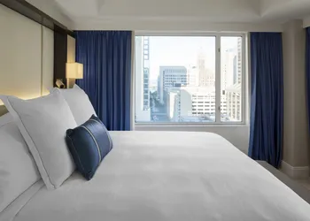 The Peninsula Chicago hotel thumbnail 5
