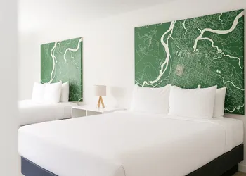 Oneway Brunswick hotel thumbnail 6