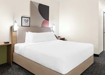 Spark by Hilton Springfield Southwest hotel thumbnail 8