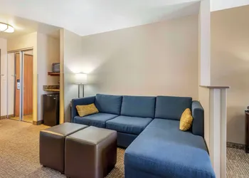 Comfort Inn & Suites Mitchell I-90 hotel thumbnail 5
