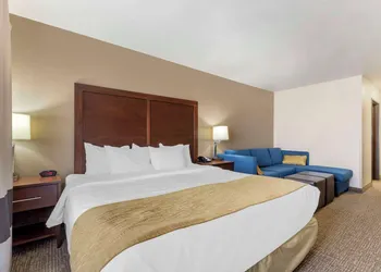 Comfort Inn & Suites Mitchell I-90 hotel thumbnail 8
