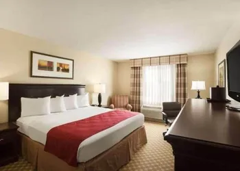 Country Inn & Suites by Radisson, Knoxville at Cedar Bluff, TN hotel thumbnail 6
